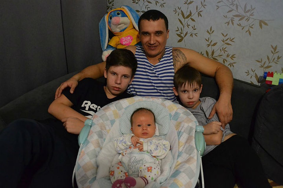 Многодетному отцу очень нужна машина и водительские права Фото: Личный архив участника