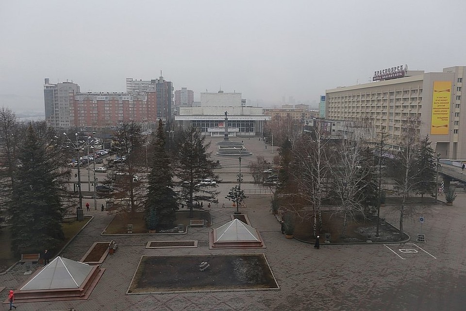 Когда площадь откроют после ремонта, как обещают в администрации, здесь не будет ни заборов, ни бетонных блоков, портящих вид и создававших неудобства в течение нескольких лет.