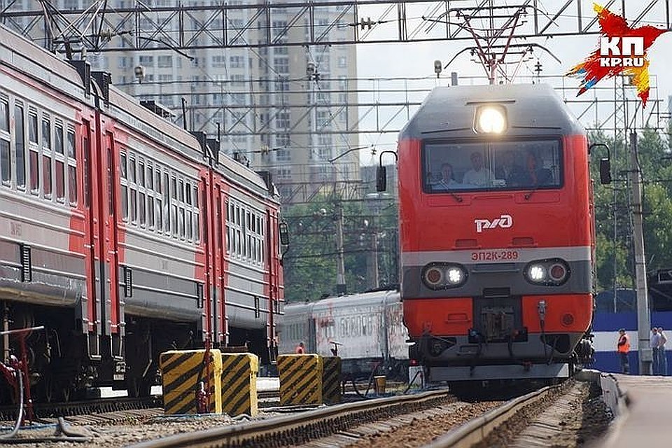 В Екатеринбурге оказалось парализовано движение поездов по московской ветке. Все из-за урагана