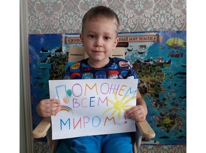 Маленький Влад всего лишь хочет передвигаться самостоятельно