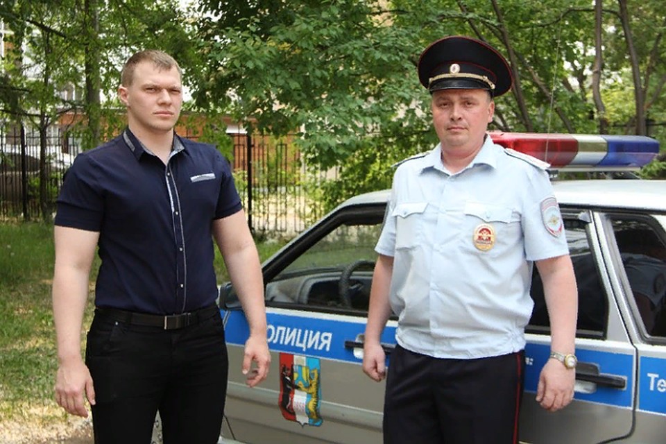 Участковый и стажер задержали пьяного водителя, который угнал машину и пытался ее продать прохожим в Хабаровске