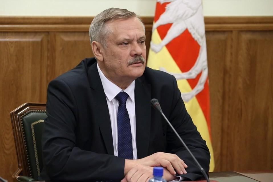 Новоиспеченный министр экологии дал первый брифинг. Фото: gubernator74.ru