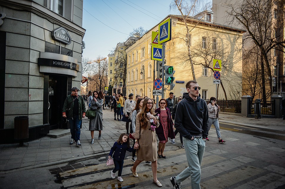 Пешеходные переходы стали пропадать в Челябинске в угоду автомобилистам.