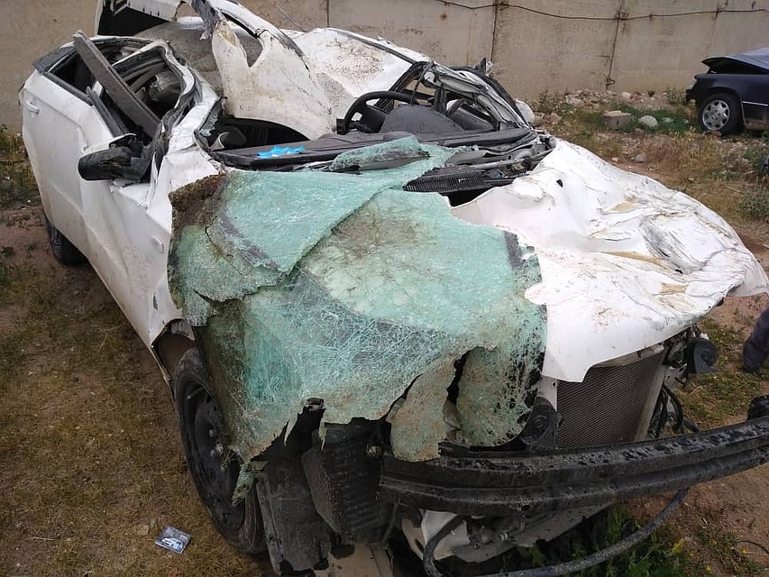Так выглядит после аварии автомобиль, в котором ехала красавица.