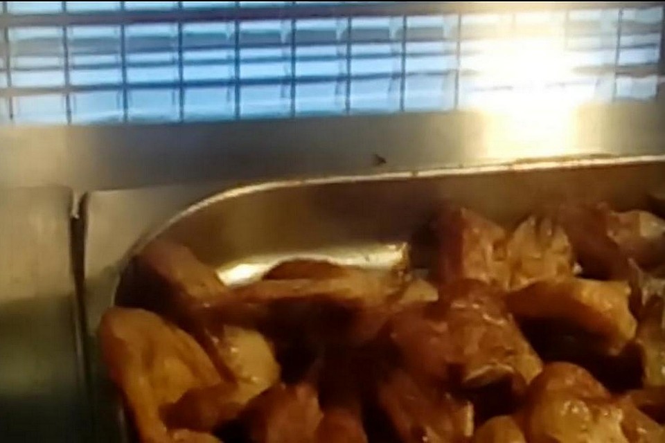 В ТЦ Липецка бегает таракан