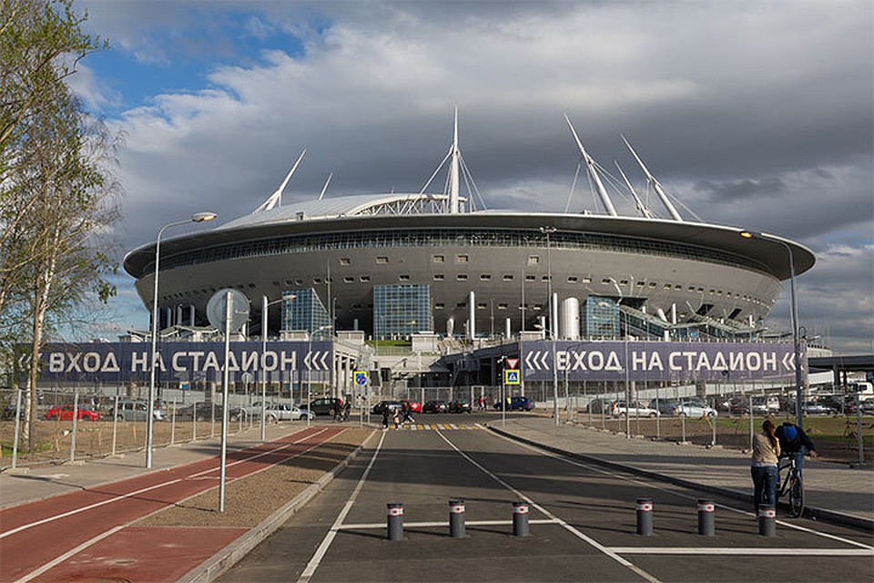 Первая игра на стадионе "Санкт-Петербург" состоится 15 июня. Обслуживать матч будет Джюнейт Чакыр.