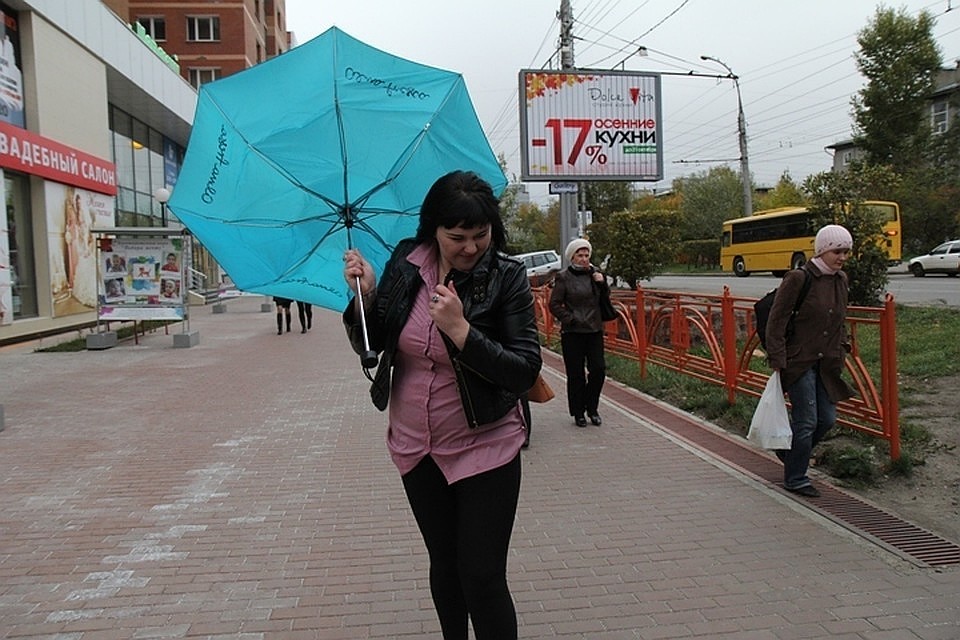 «ЖЕЛТЫЙ» уровень погодной опасности объявлен в Москве 19 июня из-за сильного ветра