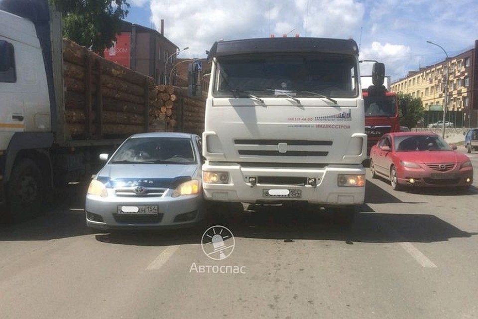 Три аварии произошли в считанные минуты. Фото: https://vk.com/avtospasrus.