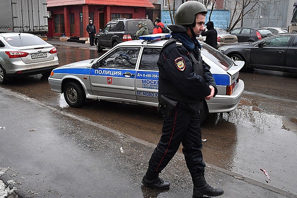Шестеро мужчин устроили драку возле охраняемого отдела ФСБ в Москве