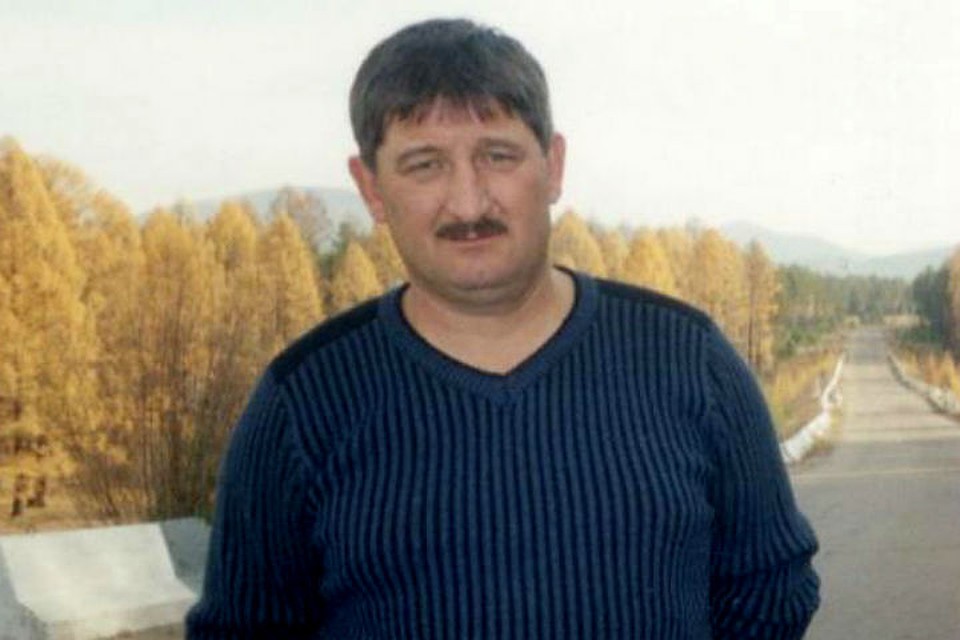 Федор Григорьев отлично знает как действовать при пожаре. Фото: пресс-служба агентства лесного хозяйства Бурятии.
