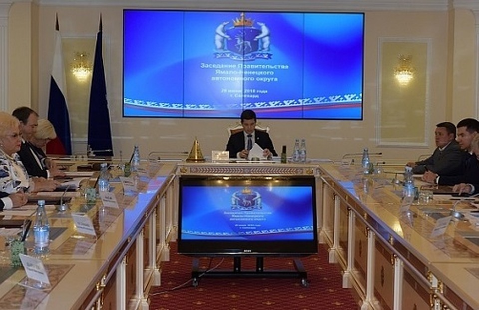 Дмитрий Артюхов поручил проконтролировать досрочный завоз топлива на Ямал Фото: правительство ЯНАО