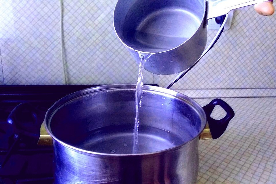 Подвоз воды по заявкам жителей