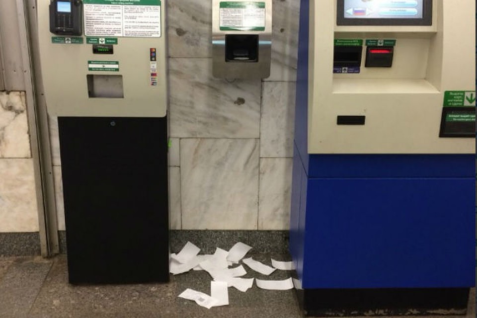 Такого беспорядка в петербургском метро еще не было Фото: Юлия Шавель
