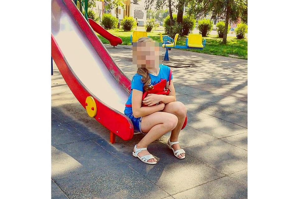 Девочка играла у соседки.