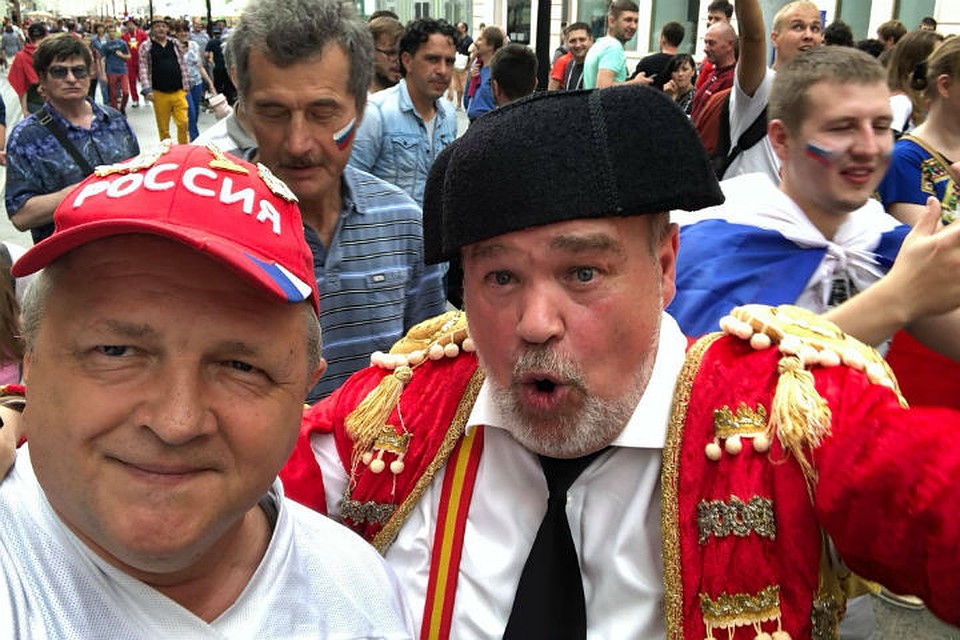 Футбольное русско-испанское братство Фото: Владимира Владимирова