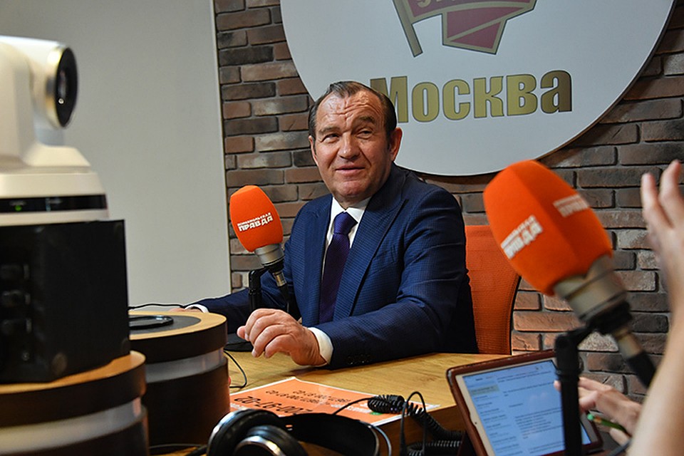 Заместитель мэра Москвы Петр Бирюков в эфире Радио «Комсомольская правда» (97,2 FM) рассказал, что сейчас Москва и электроэнергии потребляет меньше, чем 8 - 9 лет назад