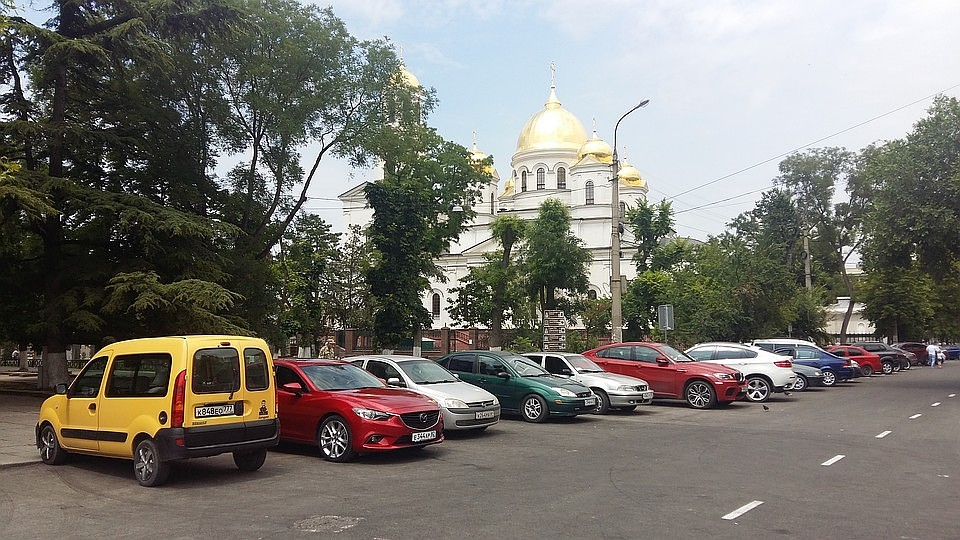 В центре Симферополя за парковку берут 100 рублей