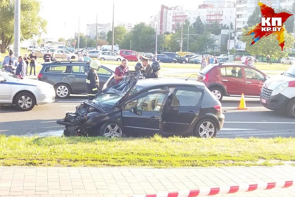 Очевидцы говорят, что водитель превысил скорость.