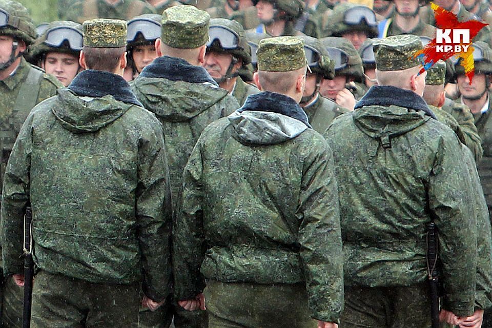 Следователи выясняют все обстоятельства трагедии в воинской части в Минске.