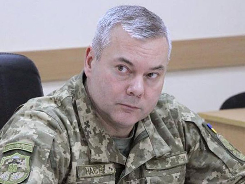Наев постановил: не пущать волонтеров, а то опять не ту картинку покажут. Фото: fakty.ua