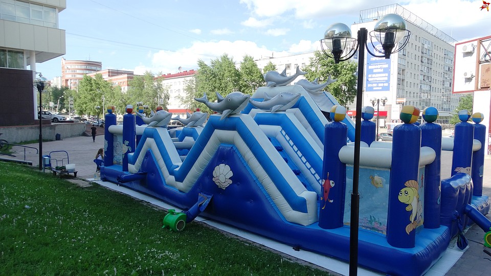 На что нужно обратить внимание при выборе мобильного аттракциона?
