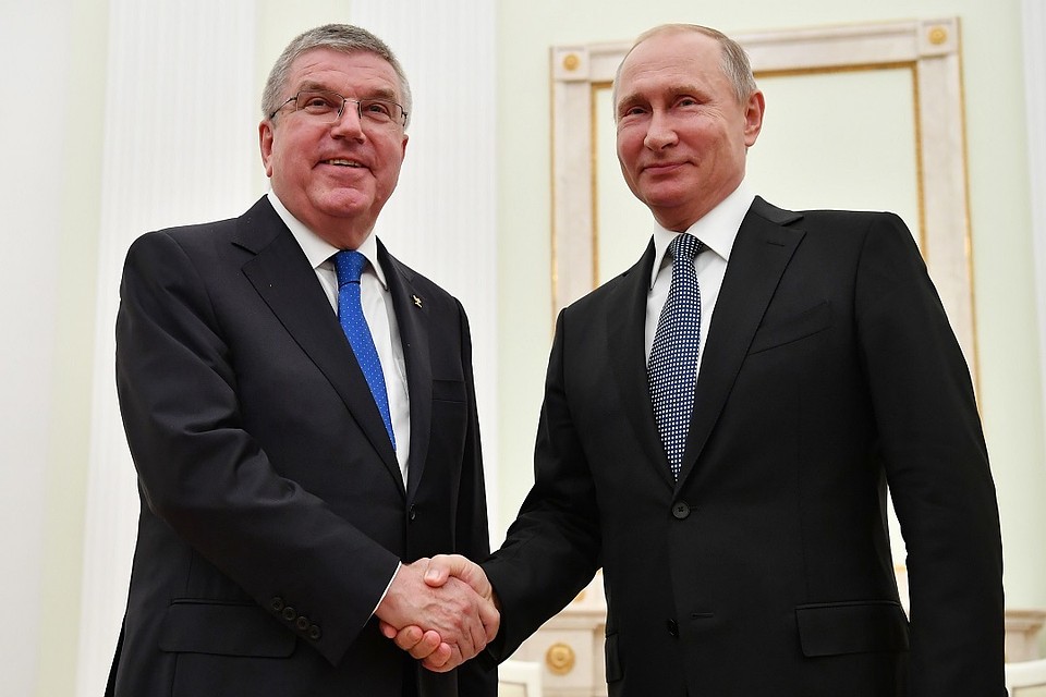 Глава МОК Томас Бах и президент РФ Владимир Путин