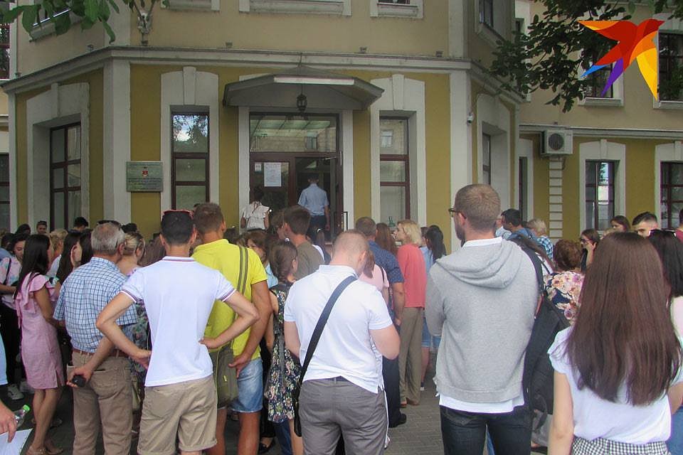 В молдавских вузах начался прием документов.
