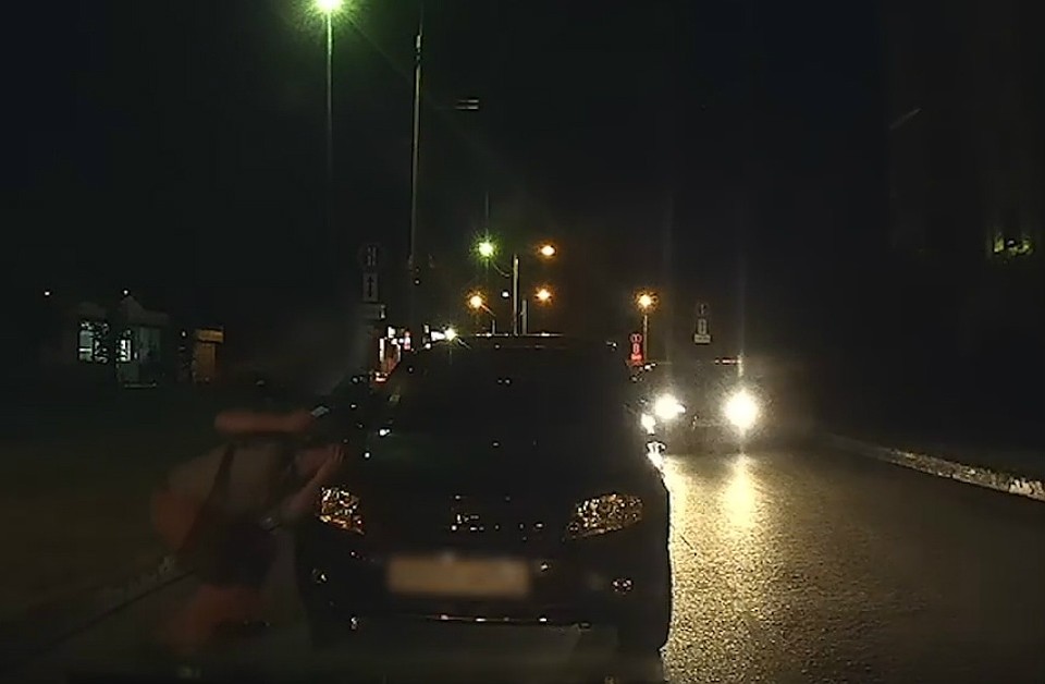 Автомобилист повел себя неадекватно в разговоре с полицейскими