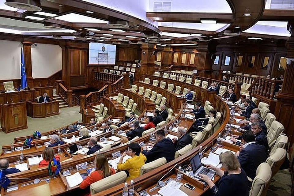 26 июля несколько депутатов зарегистрировали законопроект в парламенте