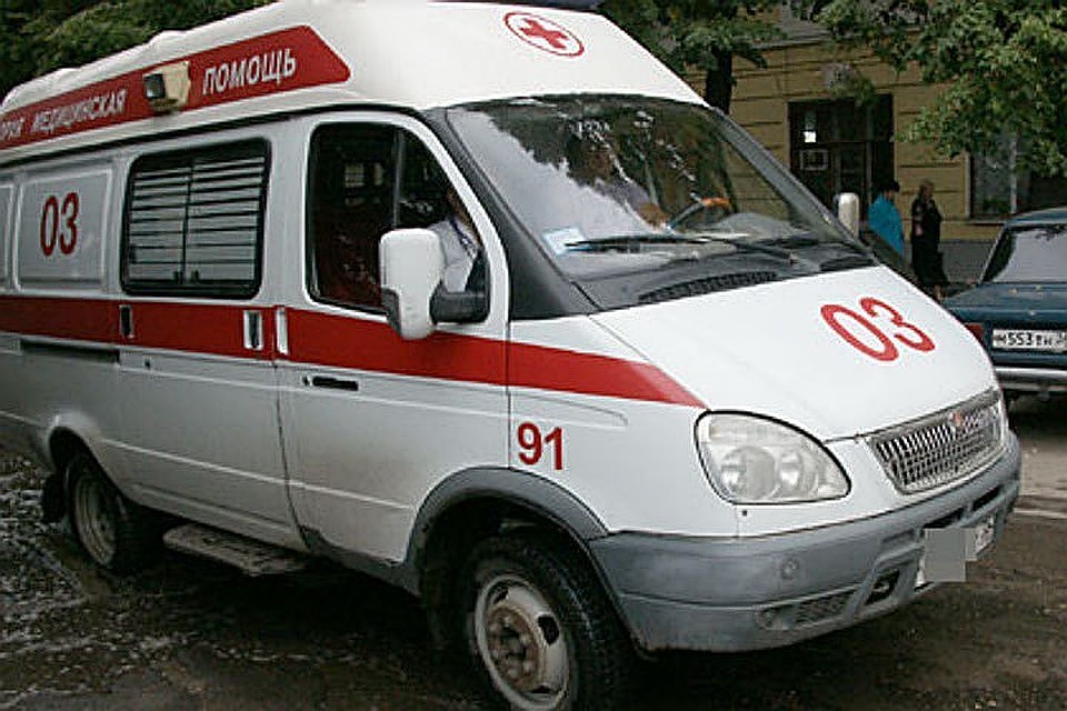 После ДТП у ТЦ "Агат" в больницу отвезли двоих пострадавших, в том числе и беременную женщину.