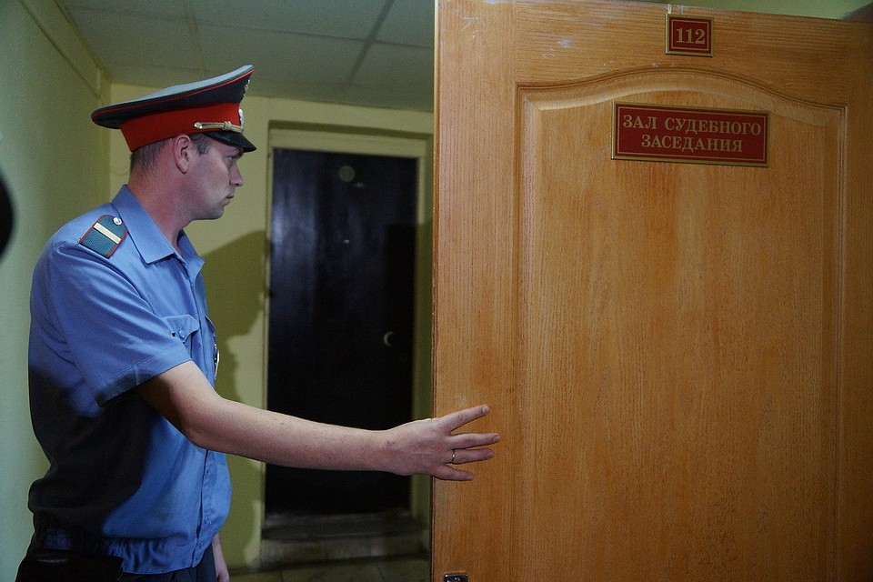 Мужчине присвоил деньги, используя служебное положение.