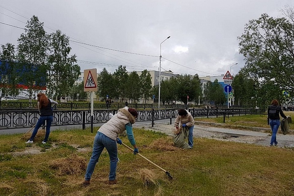 В Надыме, несмотря на еженедельные субботники, мусора меньше не становится Фото: nadymregion.ru