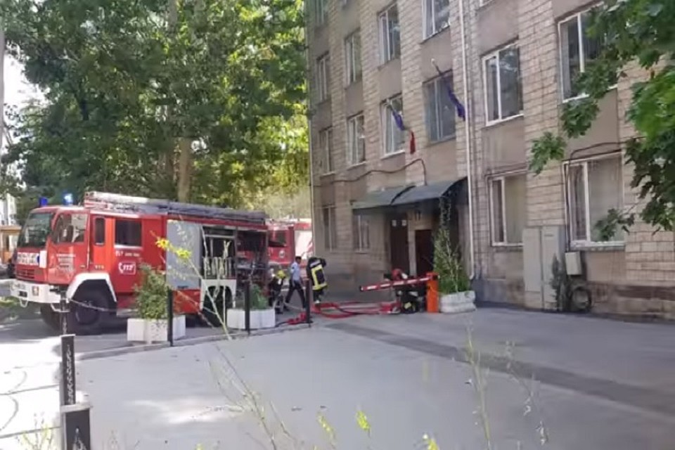 Пожар уничтожил архив столичного суда сектора Рышкань. Фото: скриншот из видео.