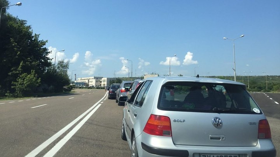 На КПП "Албица"
