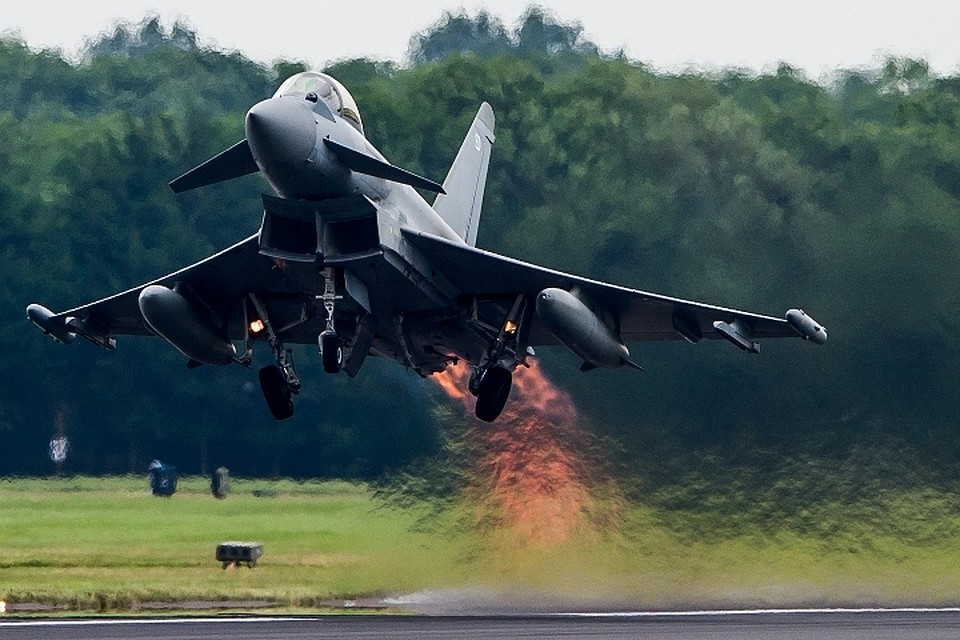 Истребитель ВВС Испании Eurofighter по ошибке выпустил в небе над Эстонией боевую ракету класса «воздух-воздух»