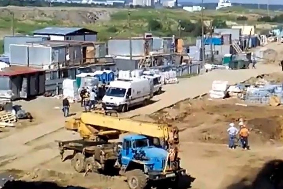 Пострадавших увезли на "скорой". Фото: Инцидент.Екатеринбург