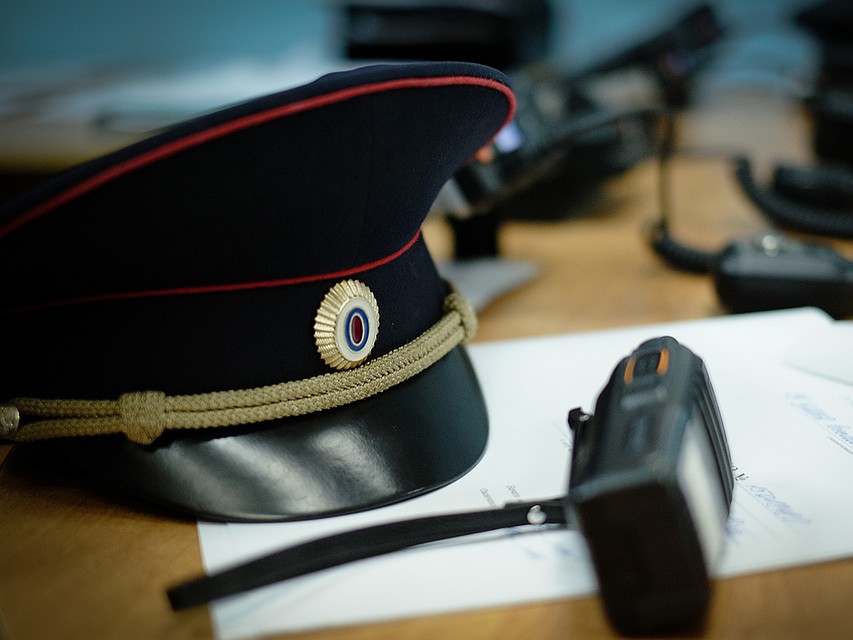 Полицейского подозревают в незаконном сотрудничестве с похоронным бюро.