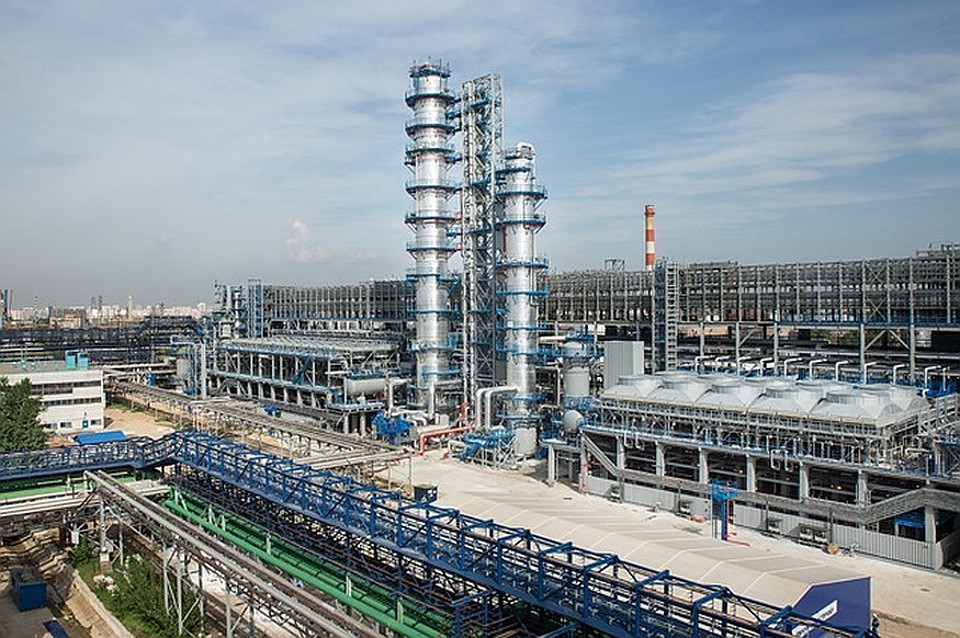 Московский нефтеперерабатывающий завод.