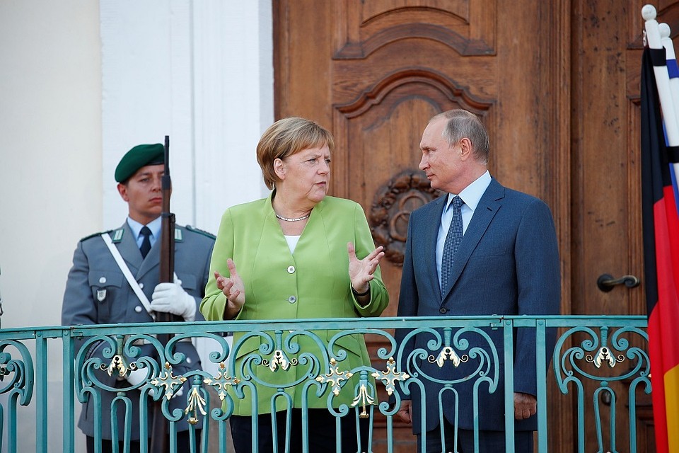 Канцлер ФРГ Ангела Меркель и президент РФ Владимир Путин
