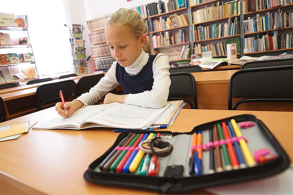 Родители уже привыкли к тому, что учеба даже в муниципальной школе не бывает бесплатной.