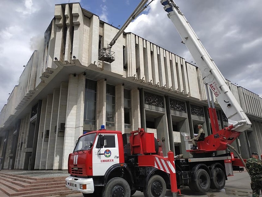 Пожар в филармонии был локализован в 14.00.