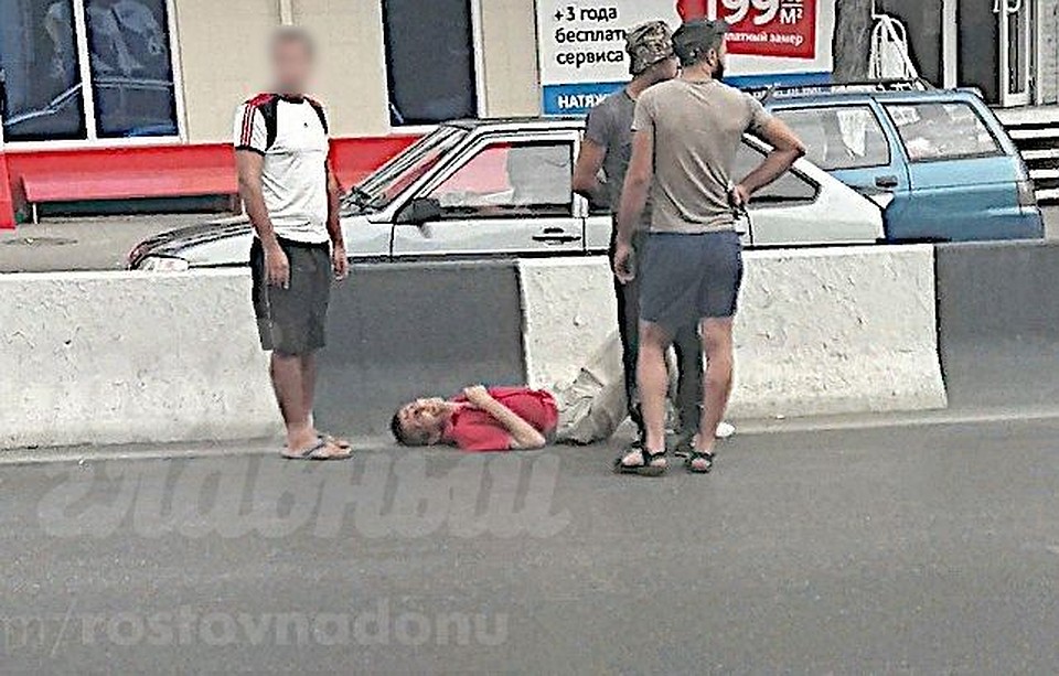 Фото с места ДТП из группы ВК "Ростов Главный".