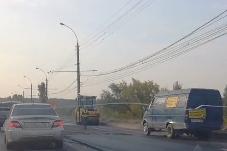 На Октябрьском мосту перекрыли целый ряд