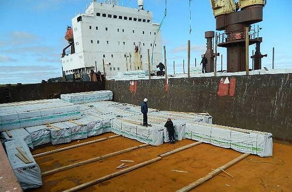 Из Дудинки в Египет отправили морем 5 тысяч тонн пиломатериалов. Фото пресс-службы Красноярской таможни