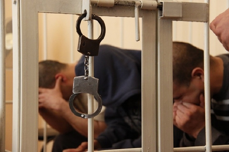 Сейчас задержанные находятся под арестом и полицейские разыскивают их жертв.