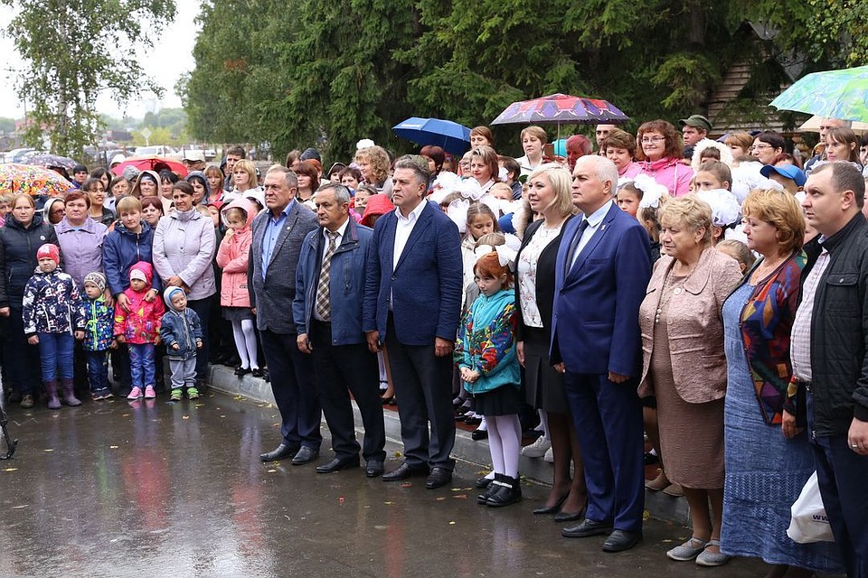 Пасмурная погода не помешала проведению праздника. Фото: Заксобрание Новосибирской области