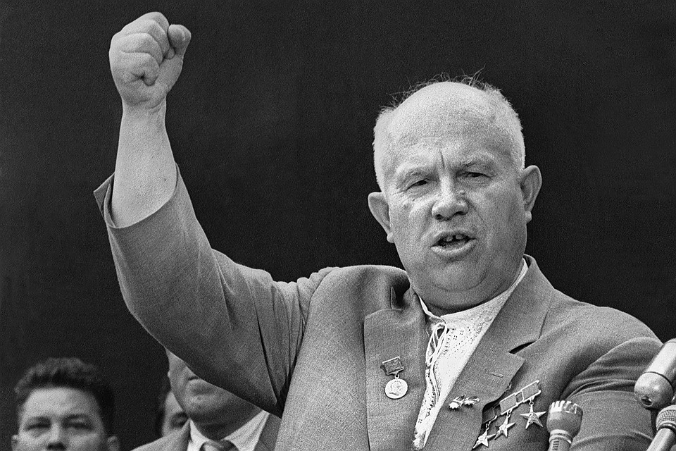 Никита Хрущев выступает на митинге шахтеров в городе Лупень. Румыния,1962 год. Фото Валентина Соболева /Фотохроника ТАСС/