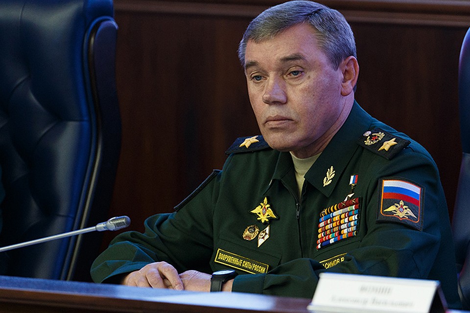 Учения проводятся в разных округах уже пятый год подряд", - сообщил на брифинге для военных атташе начальник Генштаба Валерий Герасимов. ФОТО: ОЛЬГА БАЛАШОВА