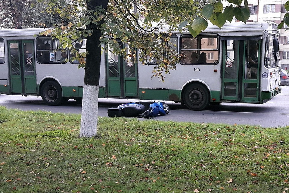 Сотрудники ДПС не допустили затруднения движения на месте аварии. Фото: Анастасия Александрова.