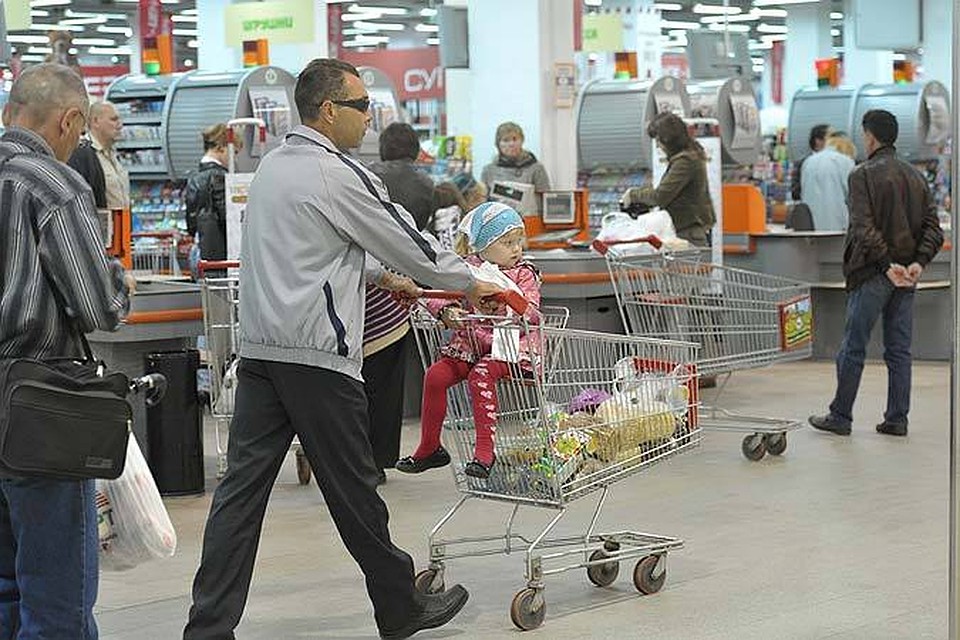Продукты не сильно дорожают, а вот услуги - стремительно.